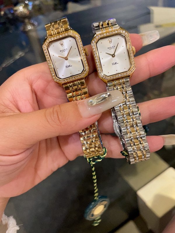 ブランド時計背面デザイン